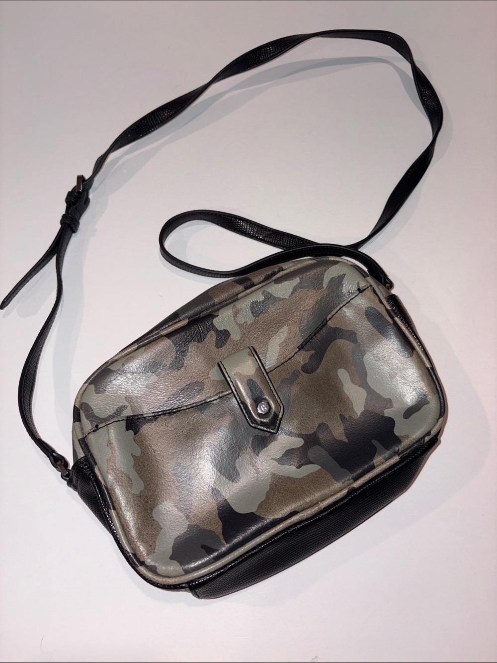 G.I.L.I Genuine Leather Camouflage Crossbody Bag w/black textured accents
